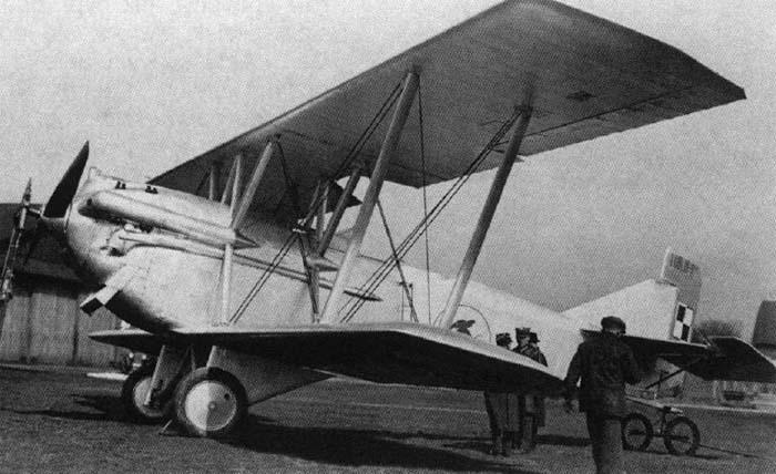 Drugi prototyp R-VIII/2 oblatano w lipcu 1928 roku Dane techniczne - ogólne: Rozpiętość 17,00 m, długość 12,06 m, wysokość 5,33 m, powierzchnia nośna 76,40 m.kw.