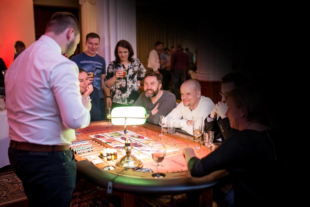 WHISKY CASINO CZYM JEST To nowoczesna odmiana degustacji, prowadzona przy specjalnie stworzonych do tego celu stołach degustacyjnych, Whisky Casino.