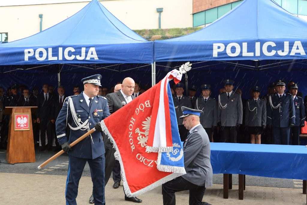 orkiestry oraz współudziale znakomitych gości i mieszkańców - tak w skrócie wyglądały obchody 100. rocznicy powstania Policji Państwowej w Kozienicach.