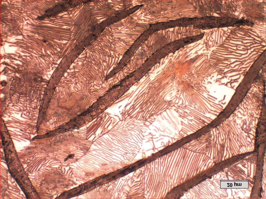 370 a) b) Fig. 1. Microstructure of lamellar graphite in cast iron: a) non-etched, b) etched (Nital) 1.