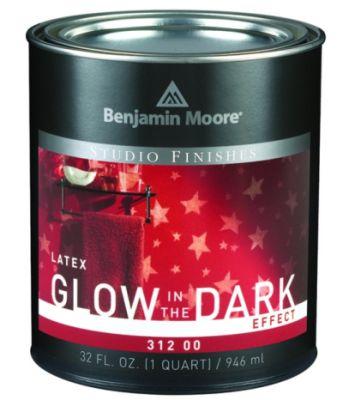 (Farba Glow In The Dark marki Benjamin Moore) Super White marki Tikkurila to farba lateksowa która nadaje powierzchni idealnie białą powłokę o głęboko matowym wykończeniu.