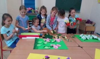 Dzieci sprawiły swoim mamom prezent od serca, co niewątpliwie wywołało wzruszenie i
