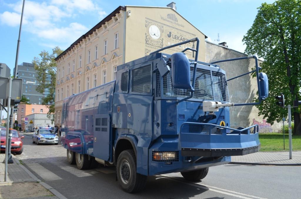14:48, przy ulicy Garbary/ róg z ul.
