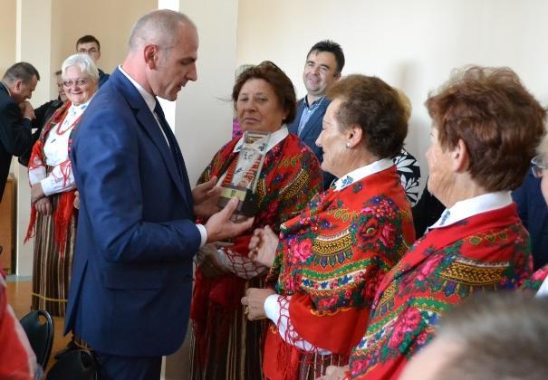 najpiękniejszy wieniec dożynkowy otrzymaliśmy również na Święcie Chleba w Węgrowie. Wójt Gminy p.