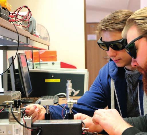 Elektronika i Automatyka Morska studia stacjonarne II stopnia Absolwenci tej specjalności posiadają wiedzę z zakresu elementów, układów i systemów elektronicznych oraz elektrycznych.