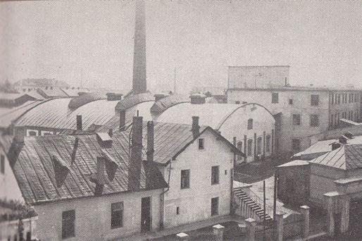 Jakubowski, 2011. Drewniane domy przy ul. Tureckiej 19 21, z lat 80. XIX w., mają sie niestety coraz gorzej. Ul. Turecką kierujemy się w stronę Forum.