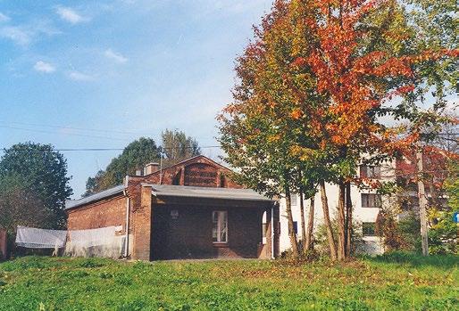 Dziś jej jedyną pozostałością jest dom ostatniego wójta Gminy Zakrzówek Piotra Czubryta zbudowany tu około roku 1870 (nr 17).