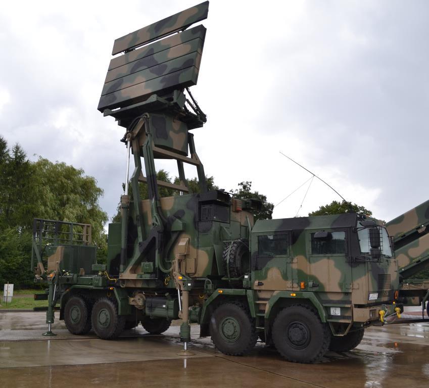 Trójwspółrzędny mobilny radar średniego zasięgu NUR-15(C) wykorzystywany w Mo