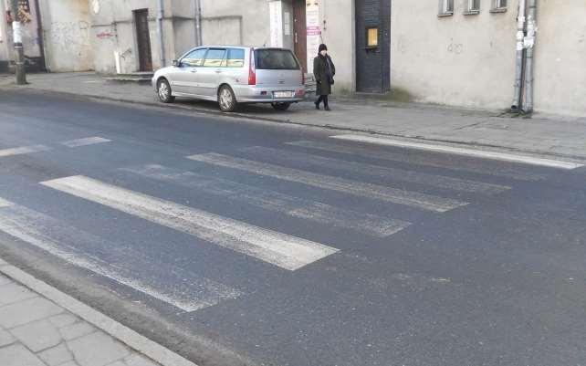 Punkt 2 Przejście znajduje się na ulicy Marszałkowskiej w ciągu drogi wojewódzkiej nr 160.