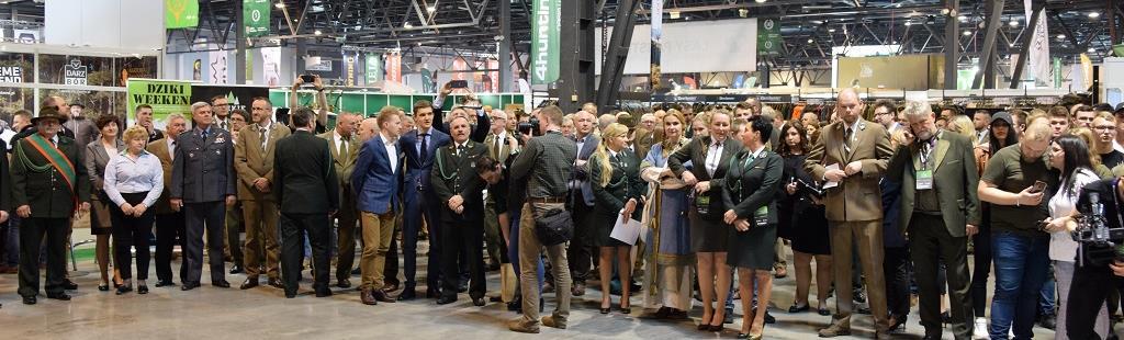 W uroczystym otwarciu targów wzięli udział także przedstawiciele samorządów z regionu i