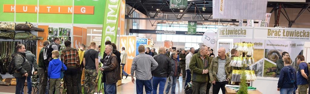 Na stoisku Braci Łowieckiej można było obejrzeć najciekawsze parostki sezonu 2018/2019 wyłonione w VIII edycji konkursu współorganizowanego przez redakcję BŁ z firmą Swarovski Optik oraz parostki o