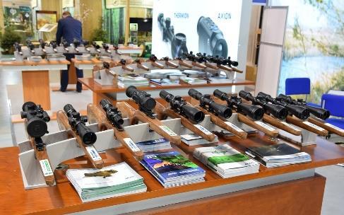 łucznicze oraz grupy paramilitarne. Refleks można było sprawdzić strzelając z replik ASG m.in.