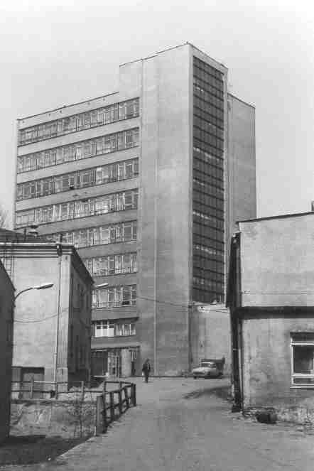 Bia(ymstoku 1968 Zmiana nazwy na Fabryka Urz#dze% Grzewczych BIAWAR 1981 Zmiana