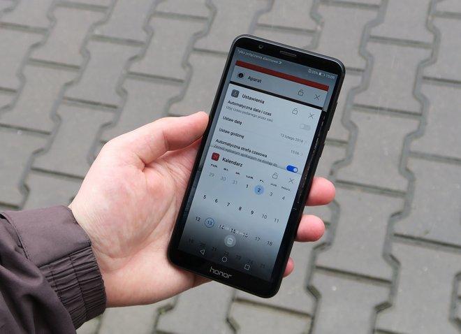 Smartfon został wyposażony w niespeł 6-calowy ekran IPS o nowoczesnych proporcjach 18:9. Rozdzielczość obrazu to 1080 x 2160 pikseli.