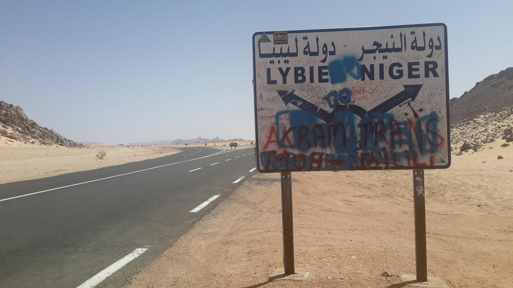Powierzchnia 72 000 km2 Najwyższy szczyt: Adrar Afao 2158