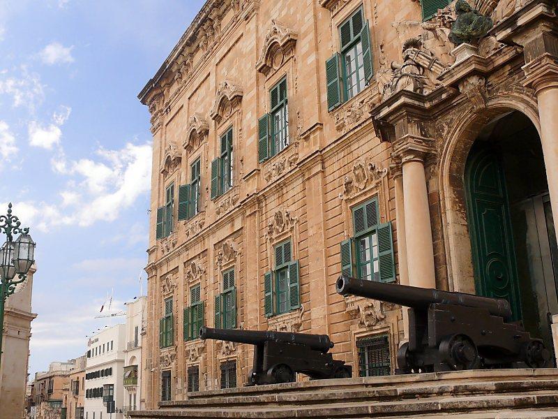 Rozpoczniemy od wizyty w Konkatedrze Świętego Jana w Valletcie ) świątynia wybudowana w latach 1573-1578 jako kościół zakonu joannitów.