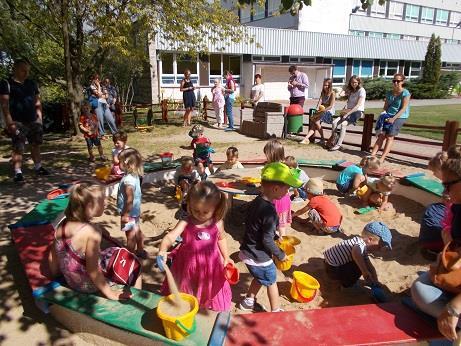 Dlaczego warto wziąć udział w spotkaniach adaptacyjnych? Nasze przedszkole od lat organizuje dla kandydatów na przedszkolaków specjalne dni adaptacyjne.