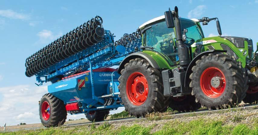 Ponieważ wszechstronność jest elementem perfekcji Model Fendt 700 Vario został wyposażony w funkcje ułatwiające wykonywanie codziennych czynności.