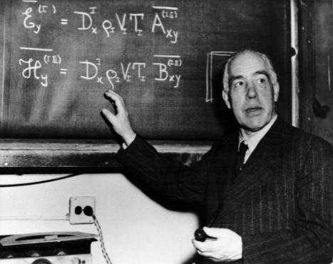 Model Bohra atomu wodoru W 1913 Niels Bohr stworzył model, który pogodził idee klasycze i kwatowe oraz wytłumaczył dlaczego atom wodoru jest stabily.