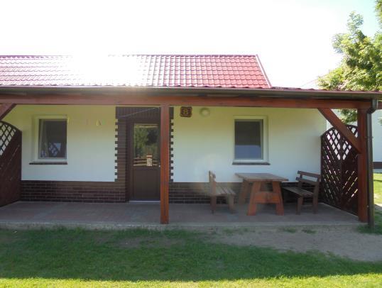komunalnych są utrzymane w dobrym stanie sanitarno - porządkowym i sanitarno technicznym. Wszystkie obiekty posiadają umowę na odbiór odpadów komunalnych z firmą posiadającą wymagane zezwolenie.