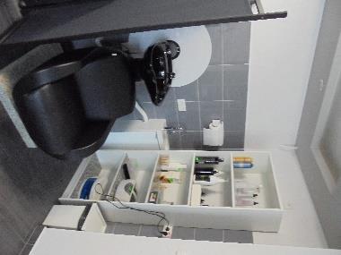 Odpady niebezpieczne o kodzie 180103 zbierane są do worków jednorazowego użycia z folii polietylenowej koloru czerwonego umieszczonych w pojemnikach oraz w przypadku odpadów medycznych o ostrych