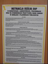 Wszystkie meble oraz urządzenia i sprzęt sportowy zakupione po 1997 r. w skontrolowanych placówkach posiadają certyfikaty (tab.1). Tab. 1. Posiadanie przez szkoły i placówki certyfikatów na meble, urządzenia oraz sprzęt sportowy na terenie powiatu słupeckiego w 2018 r.