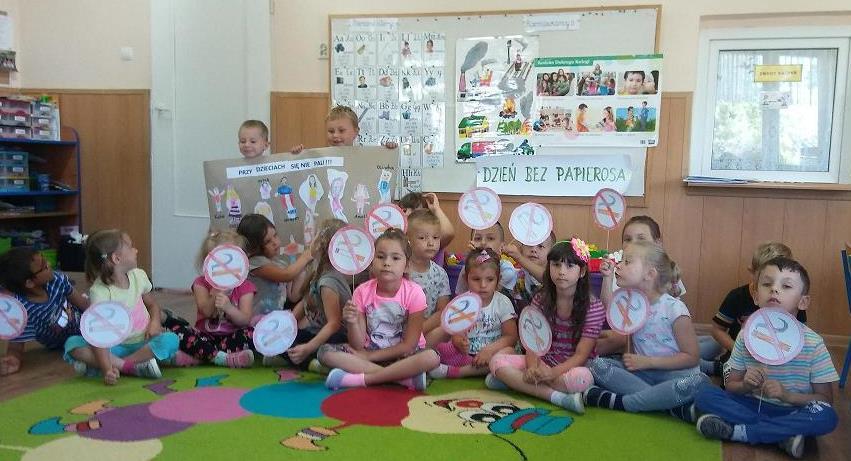 Podejmowano różnorodne działania zmierzające do zwiększenia wiedzy na temat szkodliwości palenia, zmiany postaw wobec palenia