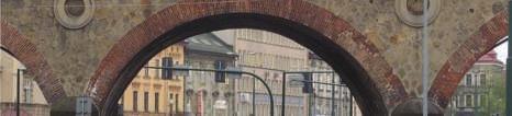 konstrukcji. Wartości k są nieskończone nad podporami (efekt progu [4, 1]) natomiast w miejscu maksimum funkcji η(x) uzyskuje się sztywność minimalną.