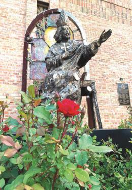 Mass in Polish PARISH PHONE NUMBER (847) 827-9220 PARISH E-MAIL: stthomasbecket@stbmp.org PARISH STAFF Pastor: Rev. Chris Kulig ckulig@stbmp.org Pastor Emeritus: Rev.