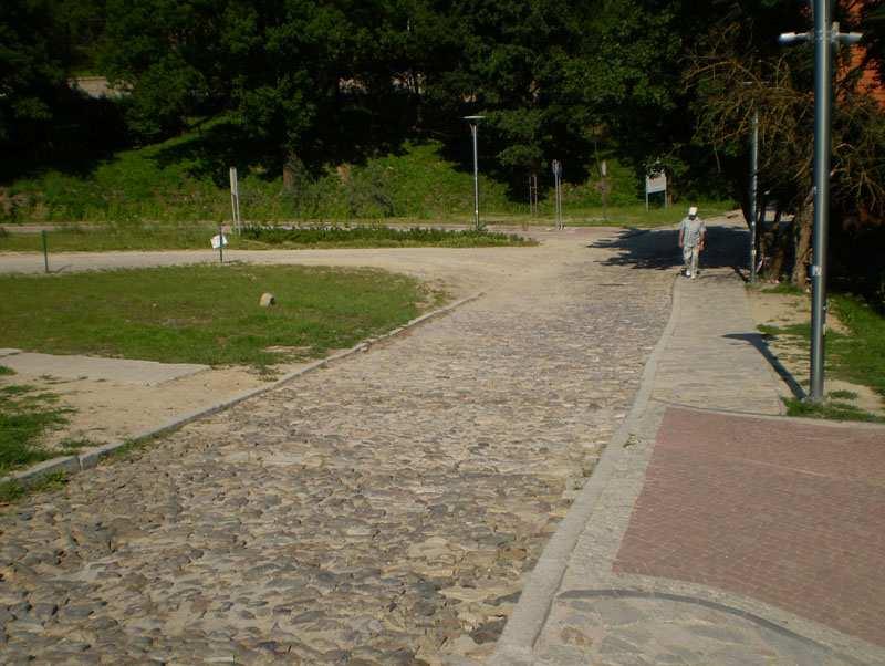 najlepiej po przejeździe z gładką nawierzchnią.