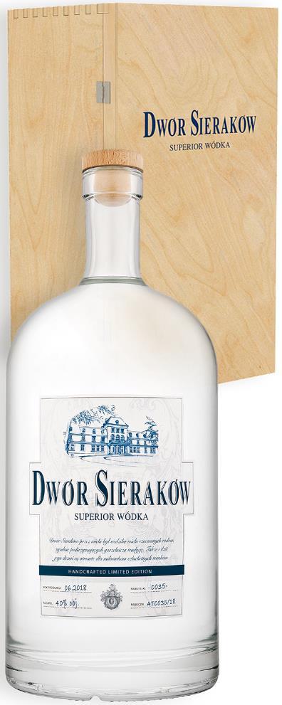 WÓDKA SUPERIOR Wódka powstaje w oparciu o starą, unikalną, małopolską recepturę związaną z obszarem sierakowskiego majątku.