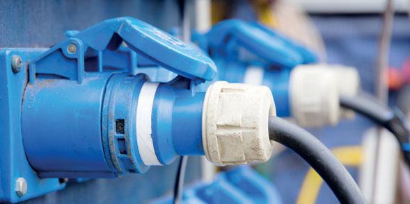 REEVANT STANDARD EN 60309-1 EN 60309-2 Wtyczki posiadają możliwość za