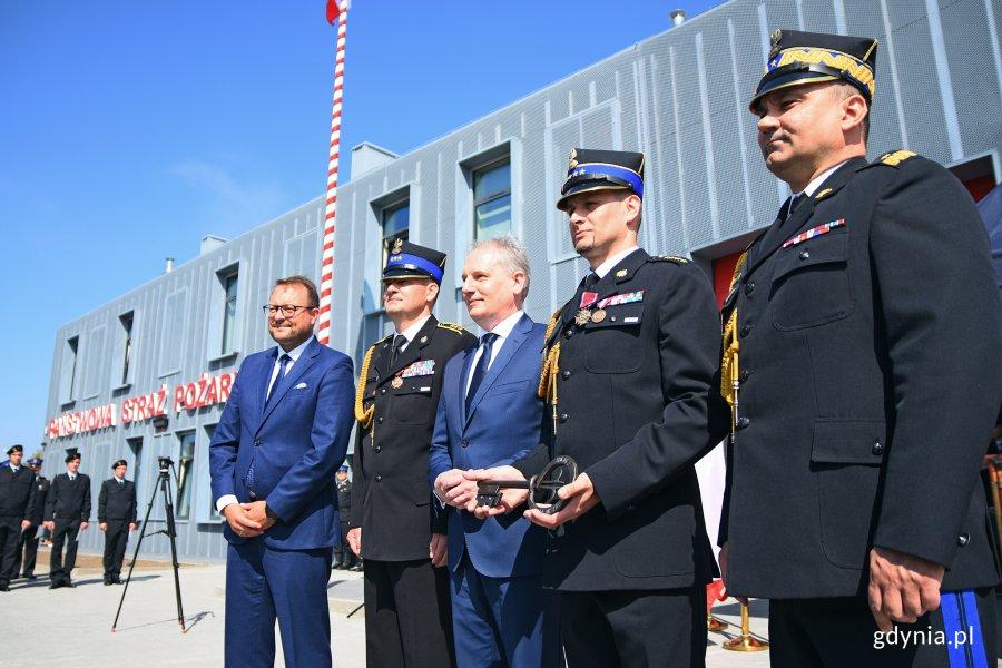 Państwowej Straży Pożarnej, nadbrygadiera Tomasza Komoszyńskiego, ponadto promesy na zakup wozów bojowych otrzymały też Ochotnicze Straże Pożarne z całego Pomorza.