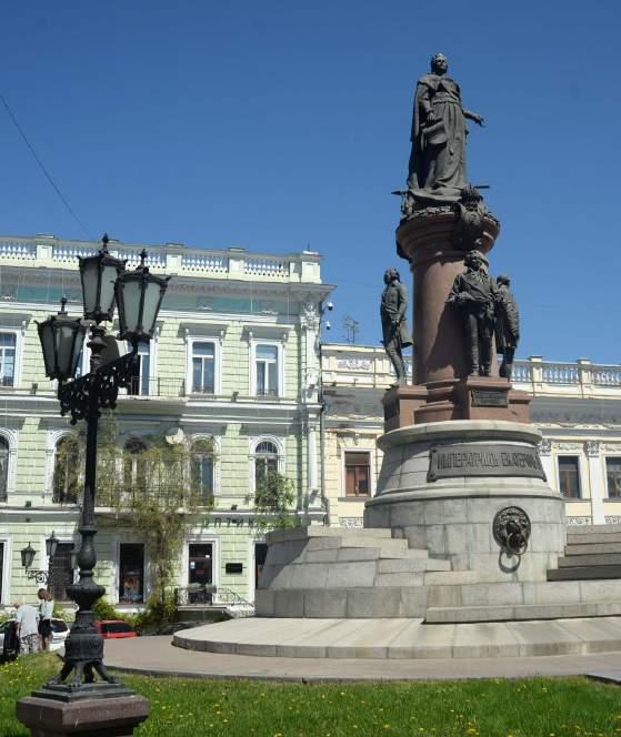 Ś W I A D C Z E N I A W C E N I E - logistyka wyprawy, przygotowanie i realizacja; - rezerwacja i zakup biletów lotniczych na trasach Warszawa Odessa Warszawa (do limitu 800 zł, do