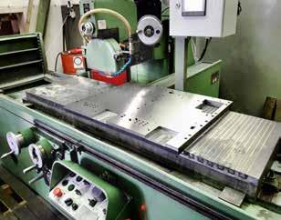 Wykorzystywana jest przy tym technologia elektroerozyjnego cięcia drutem WEDM oraz umiejętność frezowania i wykonywania gwintów w materiałach o twardości powyżej 60 HRC, ponadto wykorzystujemy