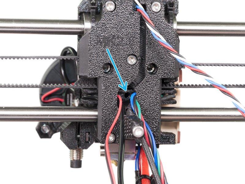 Step 42 Znalezienie gniazda dla filamentu nylonowego Filament nylonowy