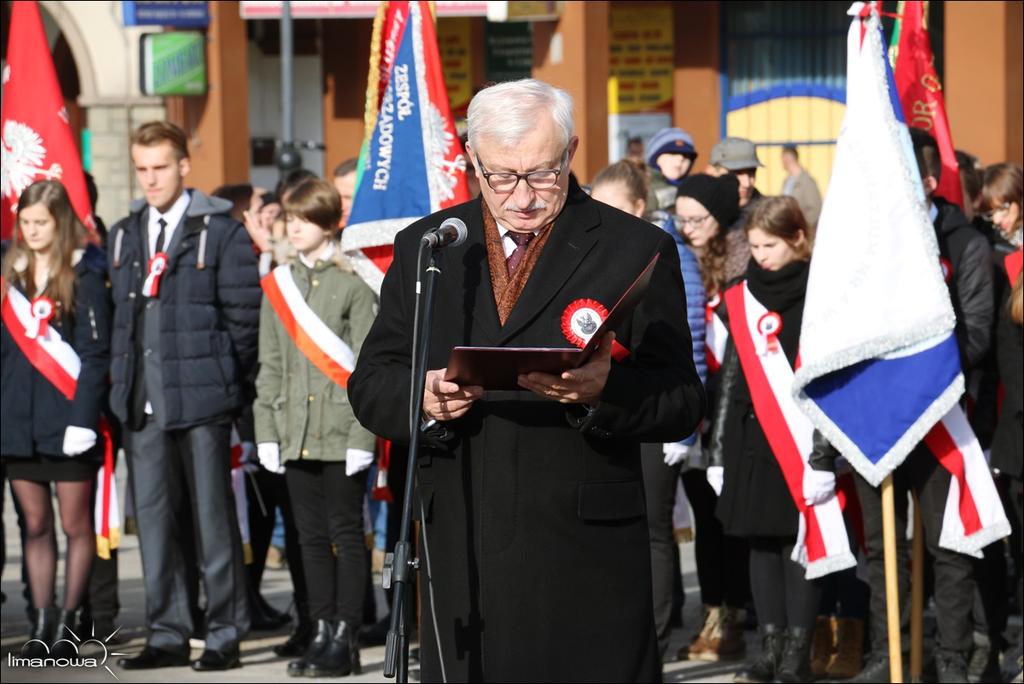 Burmistrz Miasta Limanowa Władysław Bieda zwrócił sie do licznie zgromadzonych limanowian: "Narodowe święto odzyskania niepodległości to dzień w którym zwracamy nasze myśli na naszą wspólną rzecz -