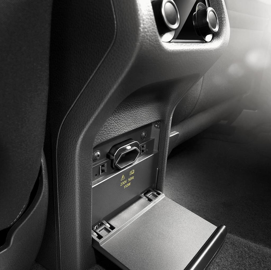 odtwarzaczem CD/MP3/WMA Złącze USB, SD, Aux-in, 4 głośniki Bluetooth (strumieniowe przesyłanie muzyki i prowadzenie rozmów telefonicznych), Media System Plus: 6,3-calowy kolorowy ekran dotykowy z