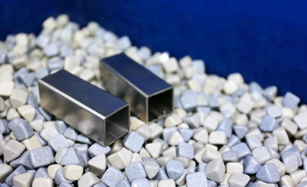 WIBRATORY RYNNOWE Jako ścierniwo stosuje się najczęściej media ceramiczne i żywiczne.