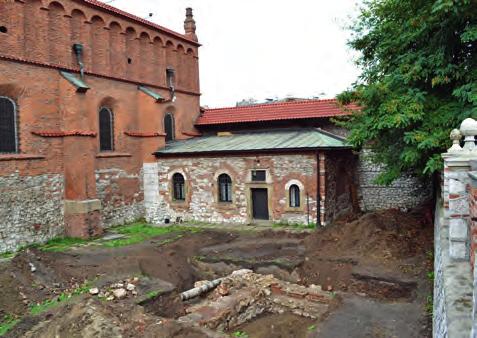 wczesnorenesansowego warsztatu Bartosza z Kazimierza (lata dwudzieste i trzydzieste XVI wieku) lub nieco młodszego miejscowego zduna, wzmiankowanego w latach czterdziestych XVI wieku jako Wawrzyniec