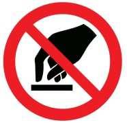 Nie stawać na podnóżku / Do not stand on the footrest