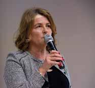 Postępowanie z raną przewlekłą konferencja w Świętokrzyskiej Izbie Pielęgniarek i Położnych mgr Ewa Mikołajczyk, Przewodnicząca Okręgowej Rady Pielęgniarek i Położnych w Kielcach, fot.