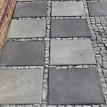 wymieszać, stosując łopaty i grabie. bronę talerzową.