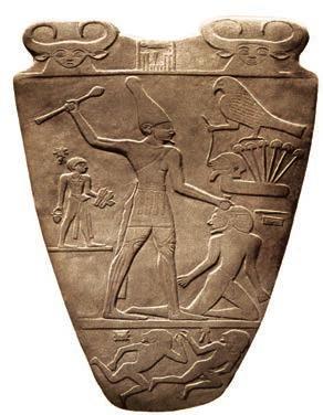 37 2 Pochodząca z przełomu IV i III tysiąclecia p.n.e. paleta Narmera jest jednym z najważniejszych zabytków sztuki egipskiej. Na obu stronach palety przedstawiony został faraon Narmer.