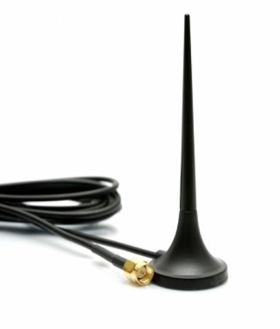 AKCESORIA ANTENA ZEWNĘTRZNA Podstawa z magnesem, męski wtyk SMA, długość kabla 1,5 m Właściwości: Częstotliwość: 900/1800 MHz
