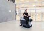 SC2000 Samojezdne automaty szorująco-zbierające Mini automat samojezdny Wydajny: 53 cm szerokości roboczej i mocny silnik ssący Stała jakość czyszczenia: dozowanie wody z detergentem automatycznie