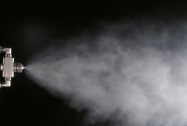 sprężonego powietrza (= brak "rozpylania produktów") Prawdziwy, suchy i widoczny dym System skraplania dymu ściśle
