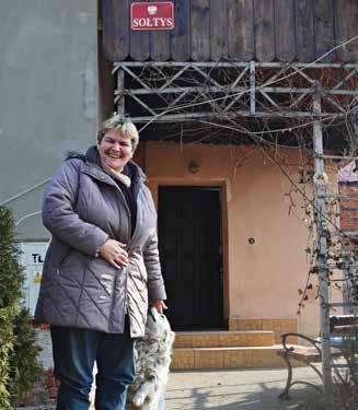 MIEJSCOWOŚCI POD LUPĄ Tu chcą się budować napływowi mieszkańcy Kiełczówek Domy wyrastają jak grzyby po deszczu Piecowice Bąbel na tropie plotek Sołtys: Renata Szrek liczba mieszkańców: 472 Sołtys: