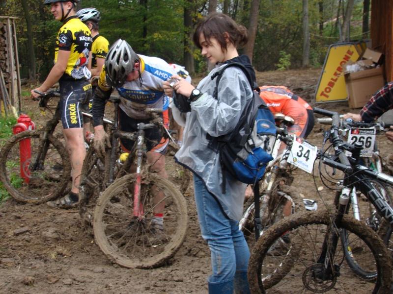 Wiadomości Wtorek, 28 września 2010 Kolarstwo górskie na stoku w Podstolicach Okolice Wieliczki zostały nieprzypadkowo włączone w trasę zawodów, bowiem to z kopalni soli w Wieliczce brały swój