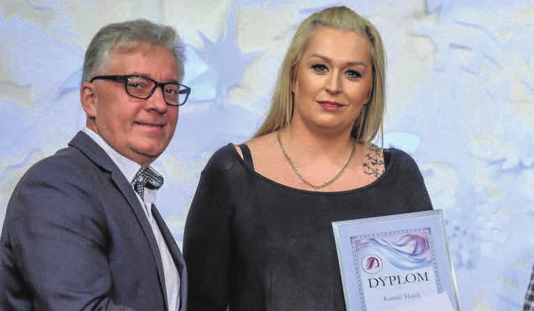 39 ZWYCIĘZCY W OLSZTYNIE/FRYZJER ROKU Metmorfozy klientek cieszą ją njbrdziej Olsztyn Ann Szłkowsk.szlkowsk@prs.gd.